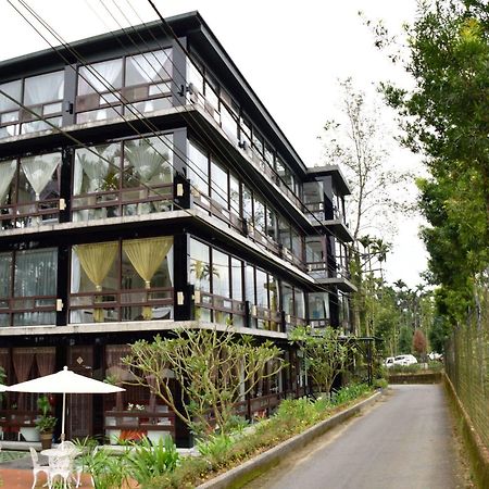 Full House Bed And Breakfast Nantou Exterior foto